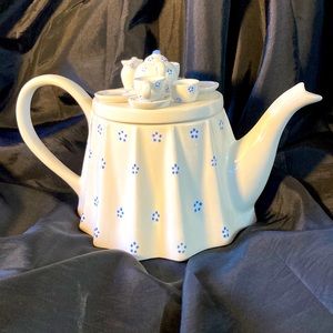 Tea Table Teapot by the Tea Council.